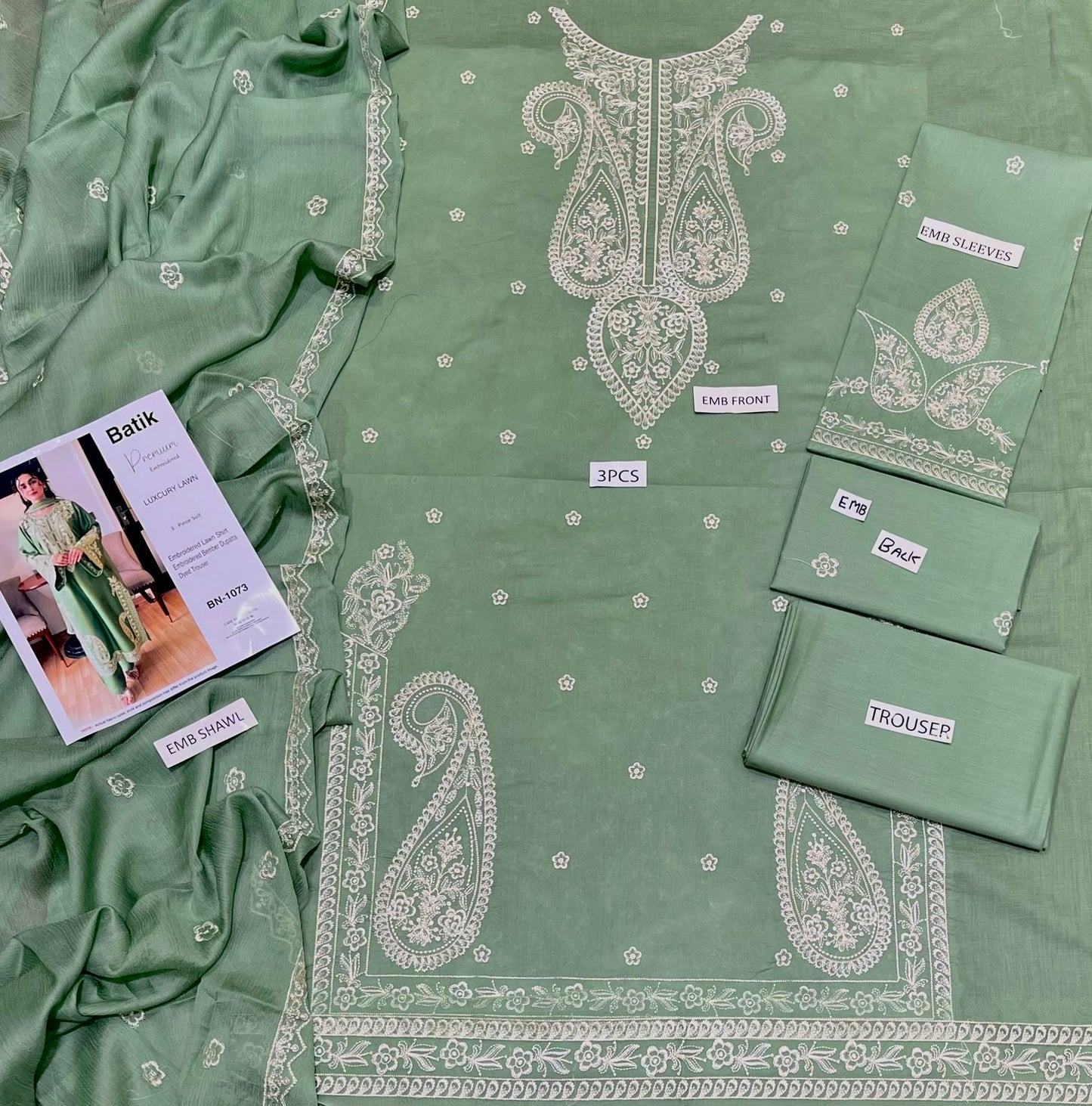 Luxury 3-Piece Embroidered Lawn Suit (Unstitched) | 🔥 Selling Fast!